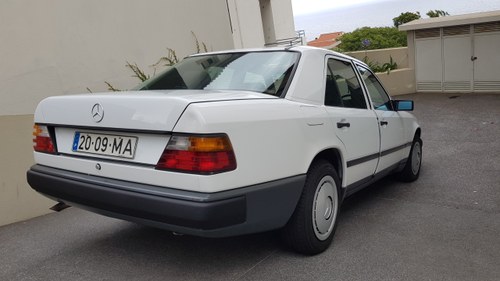 1990 Mercedes E Class - 5