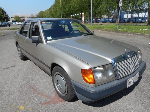 1985 Mercedes E Class W124 260 E
