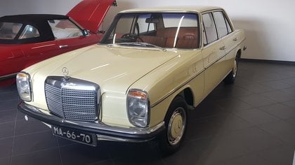1969 Mercedes RHD (W114) 230.6 (6 Cylinder Petrol) 66620 Kms