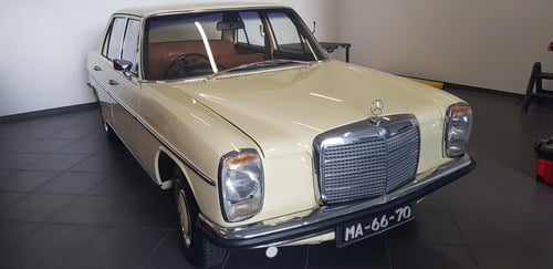 1969 Mercedes 230 - 2
