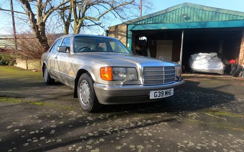 1990 Mercedes 300SE W126 (picture 1 of 41)