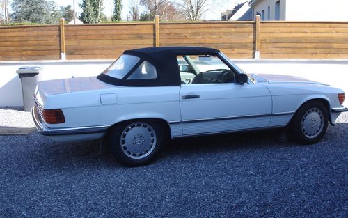 1989 Mercedes SL Class R107 300 SL (picture 1 of 10)