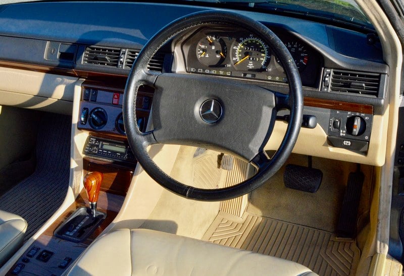 1990 Mercedes 300 - 7