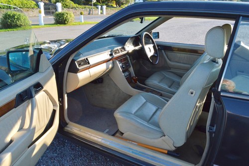 1990 Mercedes 300 - 8
