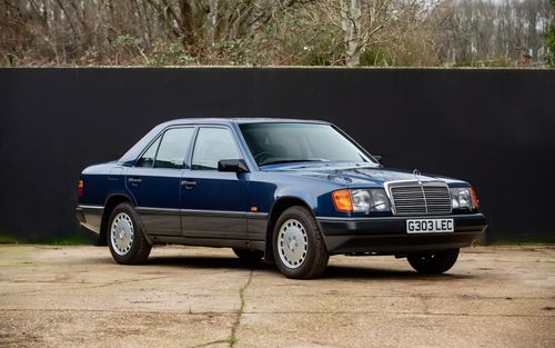 1989 Mercedes-Benz 260E (W124 ) Automatic (picture 1 of 28)