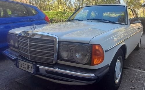 1981 Mercedes 200 W123 200 (picture 1 of 15)