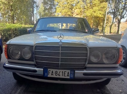 1981 Mercedes 200 - 6