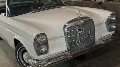 1966 Mercedes W111 220se Coupe