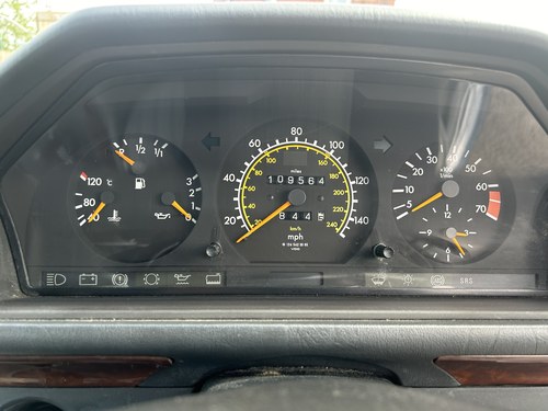 1993 Mercedes 220 - 2