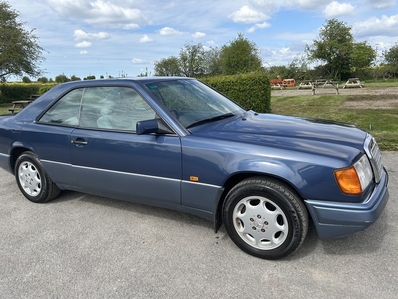 1993 Mercedes 220 - 7