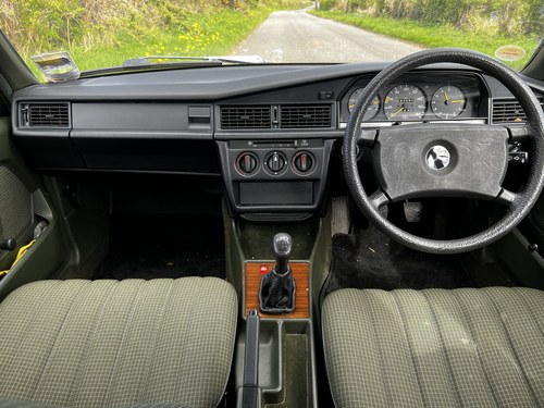 1984 Mercedes 190 - 6