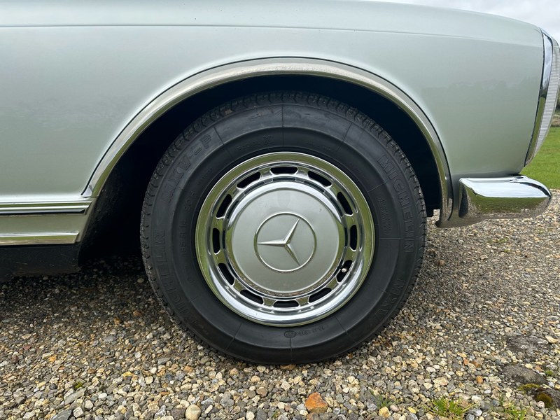 1970 Mercedes SL Class - 7