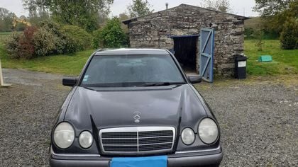 Mercedes E Class W210