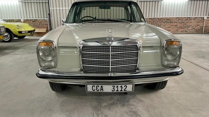1971 Mercedes 230 W114 230