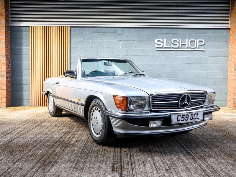 1986 Mercedes Benz R107 300SL Astral Silver (735)