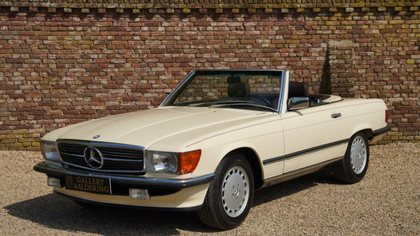 Mercedes Benz 560 SL Single owner since new with only 36000
