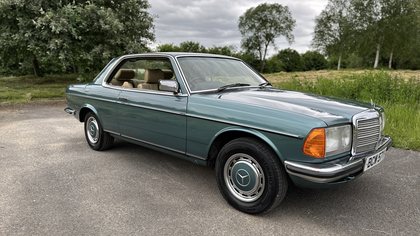 1983 MERCEDES 280 CE COUPE (C123) Stunning colour and hist