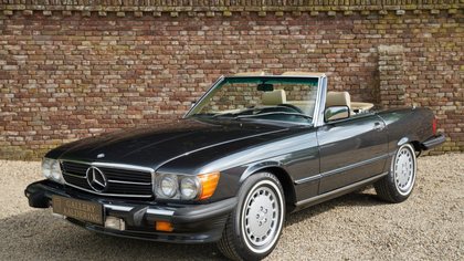 Mercedes-Benz 560 SL Iconic Mercedes and the ultimate status
