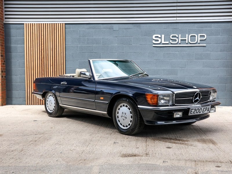1988 Mercedes Benz R107 420SL Midnight Blue (904)