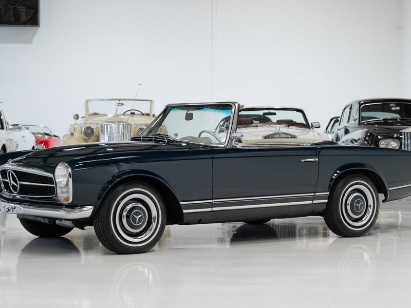 1967 MERCEDES-BENZ 230 SL ROADSTER