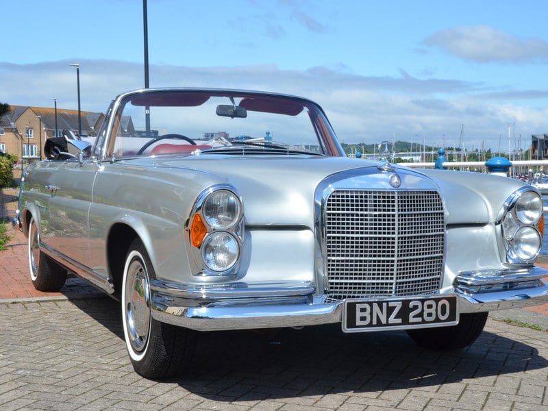 1969 Mercedes 280SE Cabriolet RHD (W111) Floorshift Auto