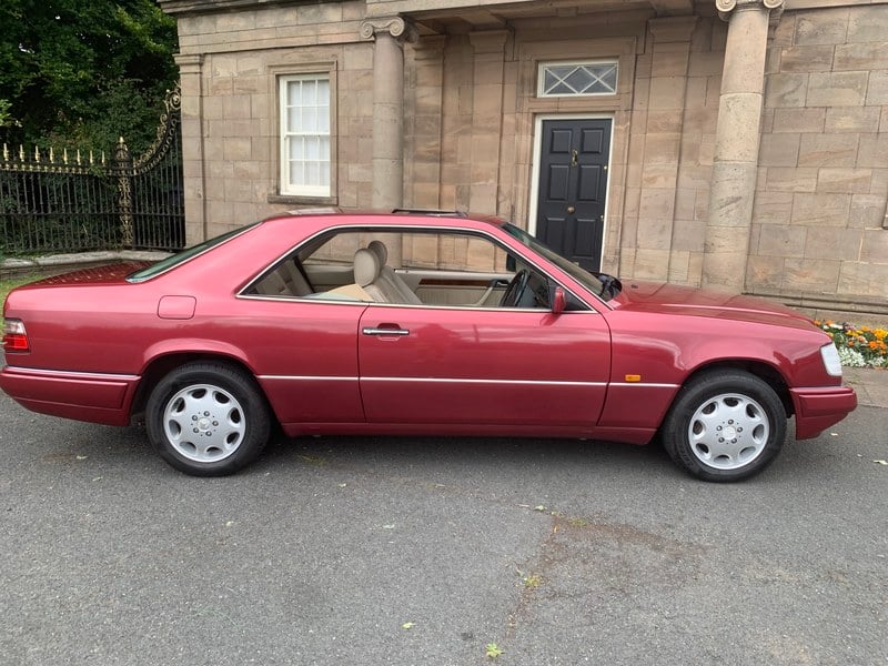 1994 Mercedes E Class C124 E320