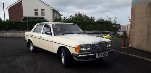 1977 Mercedes 230 W123 230