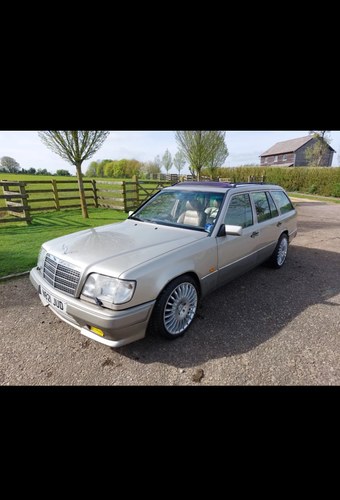 1996 Mercedes E Class W124 300 D