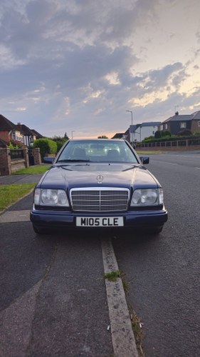 1995 Mercedes E Class C124 220 CE
