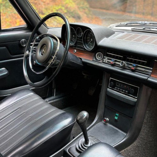 MERCEDES 280 CE BVM - 1973 À venda