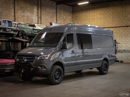 2020 Mercedes-Benz 170" Sprinter Crew Van with 20K miles VERKAUFT