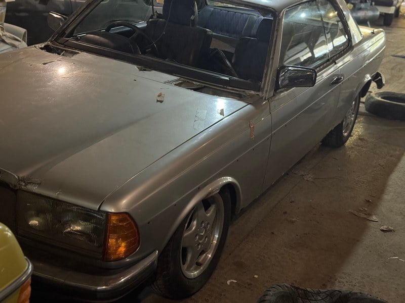 1981 Mercedes 230ce coupe w123 project