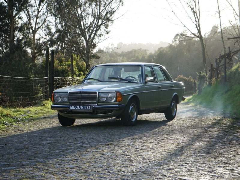 Mercedes-Benz 240D W123