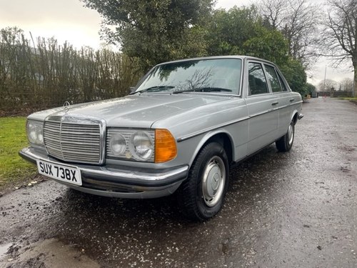 1981 MERCEDES 200 W123 MOT APR 26 ULEZ COMP. OUTSTANDING