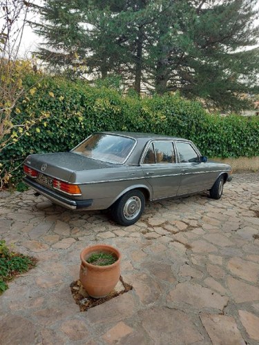 1981 MERCEDES 250 Classe E A vendre