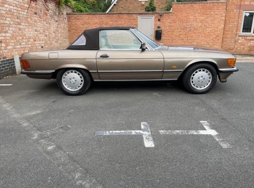 1988 Mercedes SL Class R107 300 SL