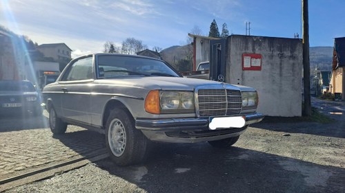 MERCEDES 230 C W123 - 1977 A vendre