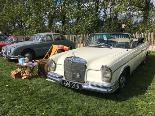 1963 Mercedes 220 W111