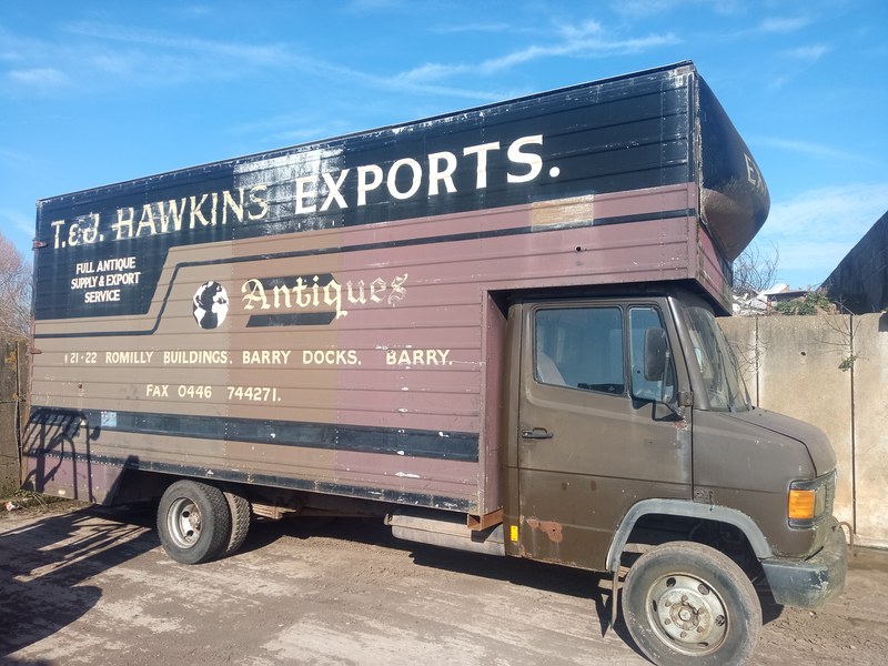 Mercedes 814d Lorry truck furniture wagon