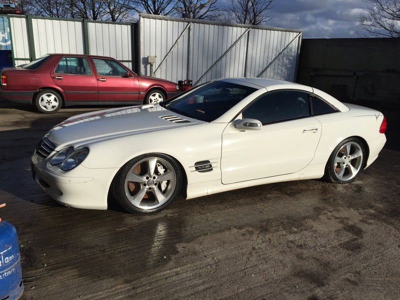 Mercedes SL Class SL600 R230 kaufen bei Car & Classic