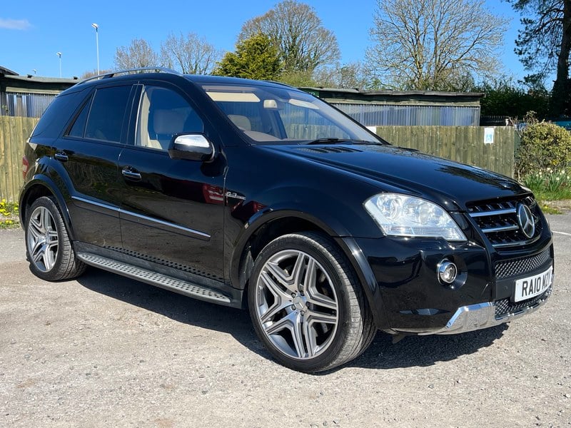 Rapid Classics: Eine Suche. Alle Oldtimer. 19 » Rapid Classics: Eine Suche. Alle Oldtimer. 2010 Mercedes M Class ML63 AMG