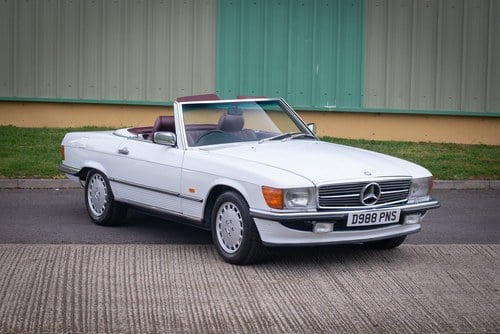 1987 Mercedes R107 420SL - White/Red Leather, 12 months MoT VENDU