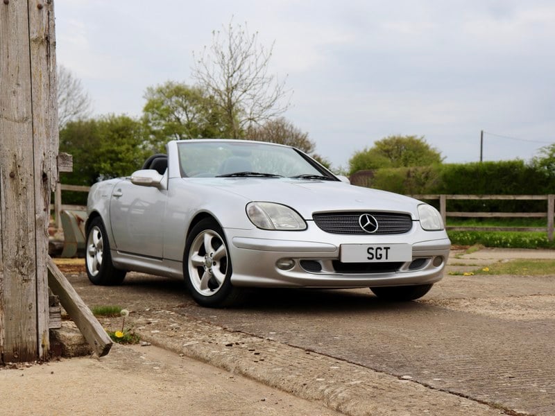 Rapid Classics: Eine Suche. Alle Oldtimer. 20 » Rapid Classics: Eine Suche. Alle Oldtimer. Mercedes Benz SLK320 R170 2001