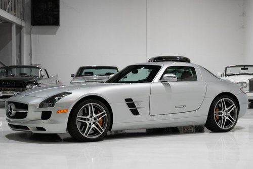 2011 MERCEDES-BENZ SLS AMG COUPE (ONLY 3,651 MILES!) VENDUTO
