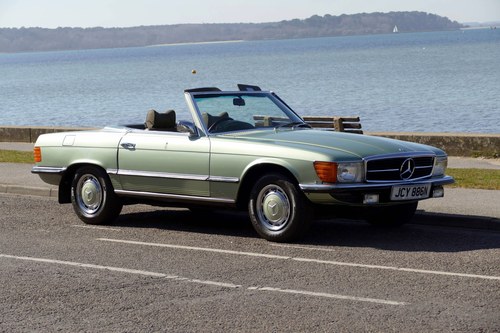 1975 MERCEDES SL350 CONVERTIBLE AUTO SPORTS CONVERTIBLE VENDU
