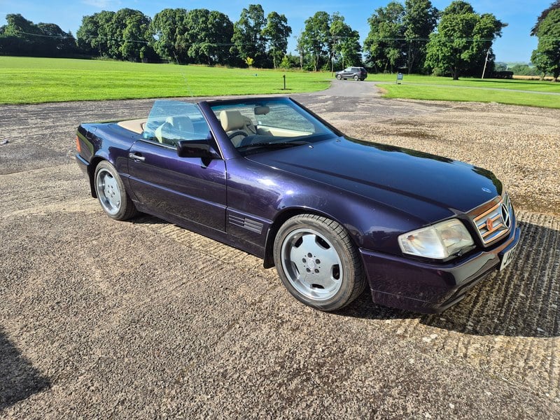 Rapid Classics: Eine Suche. Alle Oldtimer. 18 » Rapid Classics: Eine Suche. Alle Oldtimer. 1992 Mercedes SL Class R129 300 SL