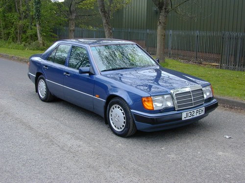 1991 MERCEDES BENZ W124 260e - 1 FAMILY OWNED! 34k! EXCEPRTIONAL! In vendita