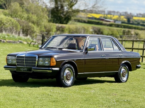 1980 Mercedes Benz 200 W123 Manual A vendre
