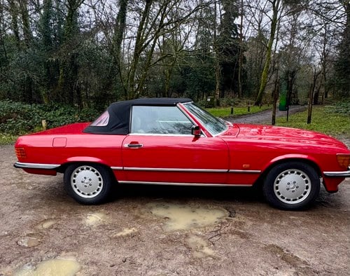 1988 Mercedes SL Class R107 300 SL