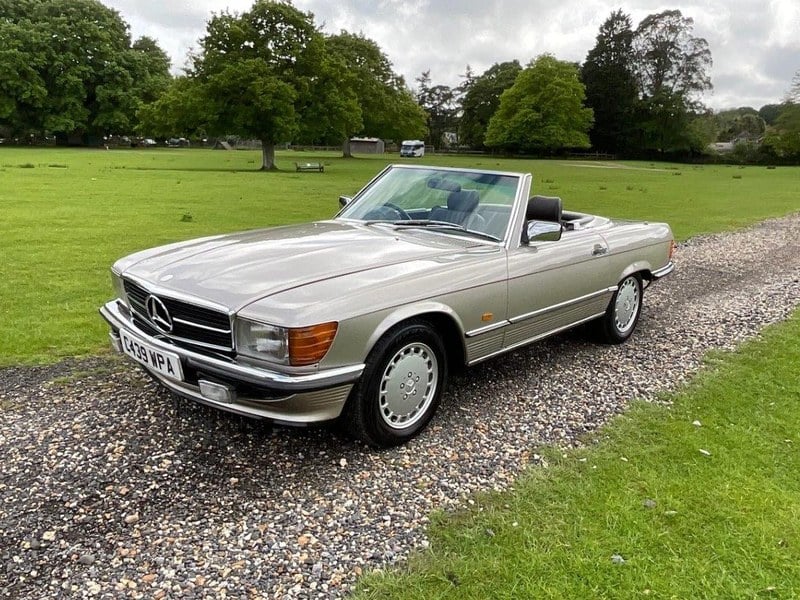 Rapid Classics: Eine Suche. Alle Oldtimer. 24 » Rapid Classics: Eine Suche. Alle Oldtimer. 1986 Mercedes SL Class R107 300 SL